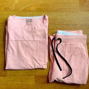 Folds xs women’s crew scrub top in sunrise